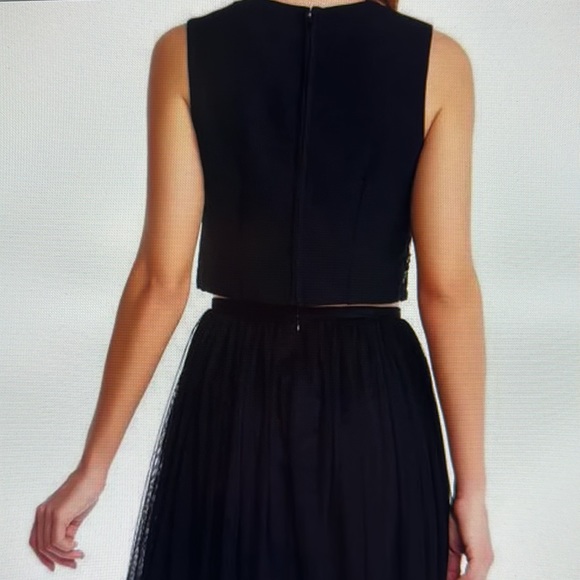 Adrianna Papell Tulle Gown Set with Sequin Floral Embroidered Crop Top, size 2 - Picture 3 of 3